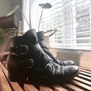 Miz Mooz leather ankle booties